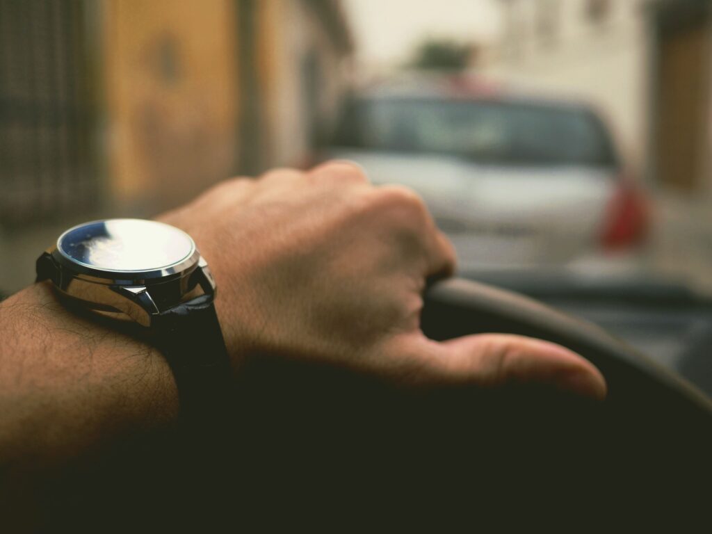 "Direksiyonda Kim Var: Sen mi, Yoksa El Âlem mi?"