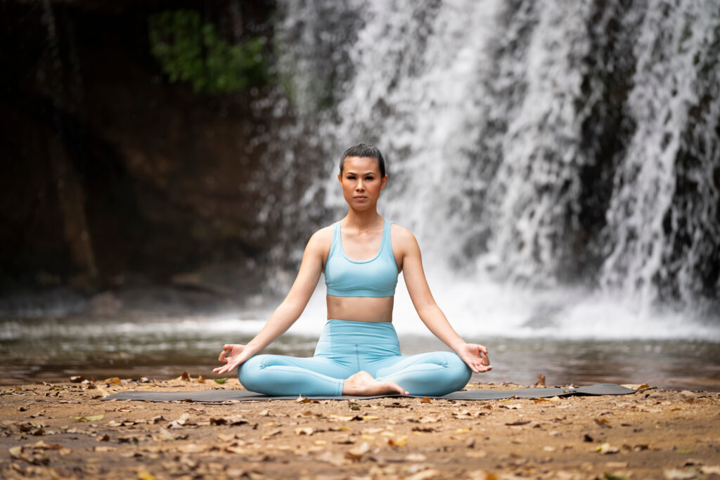 Ho’oponopono, ilk bakışta sadece dört cümleden oluşan basit bir teknik gibi görünür: